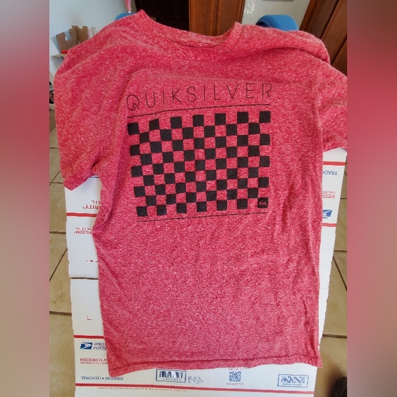 Quicksilver red shirt size small - Picture 1 of 3